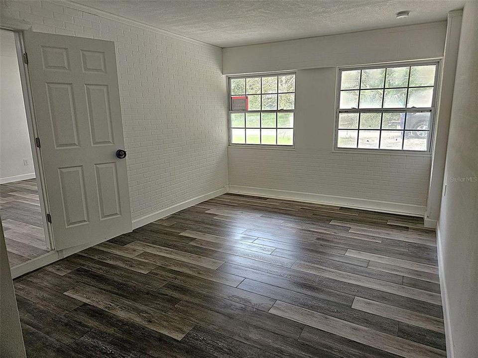 Active With Contract: $215,000 (4 beds, 2 baths, 1216 Square Feet)