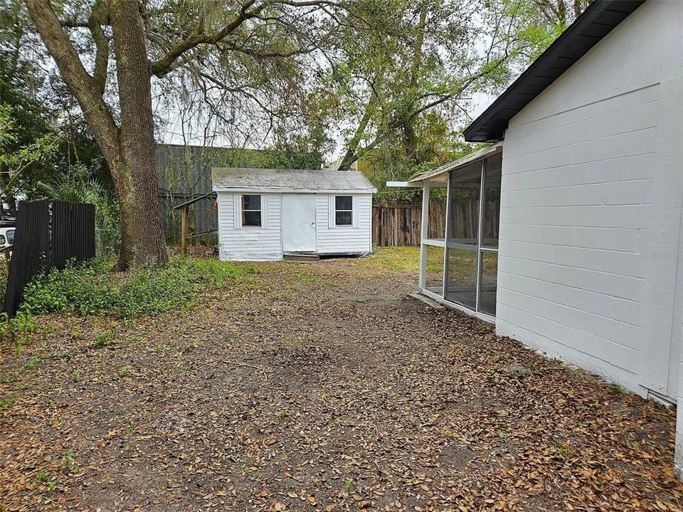 Active With Contract: $215,000 (4 beds, 2 baths, 1216 Square Feet)