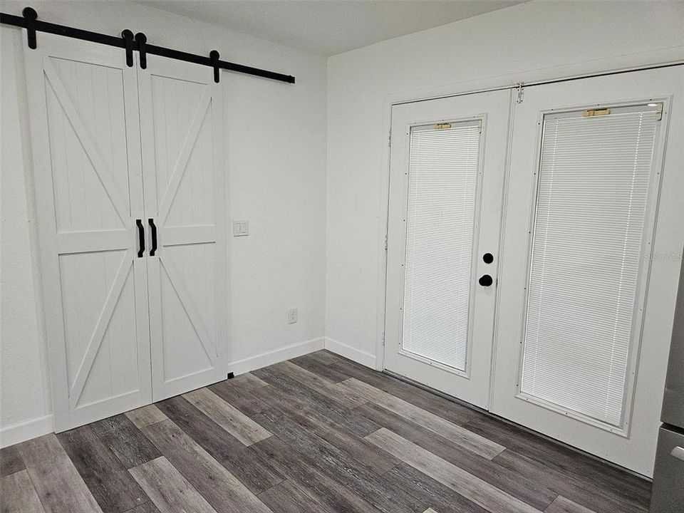 Active With Contract: $215,000 (4 beds, 2 baths, 1216 Square Feet)