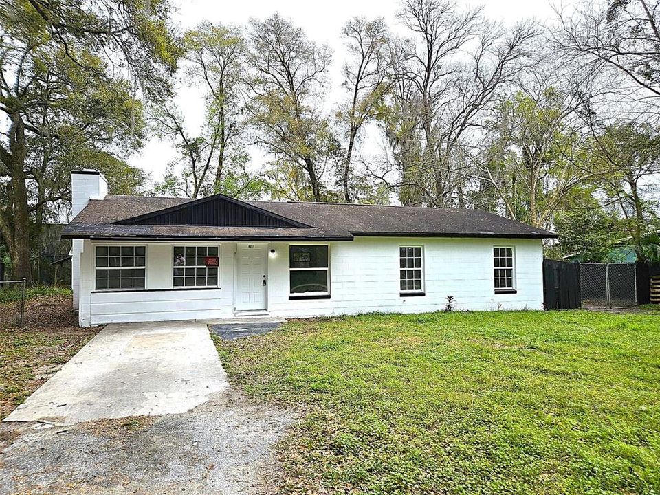 Active With Contract: $215,000 (4 beds, 2 baths, 1216 Square Feet)