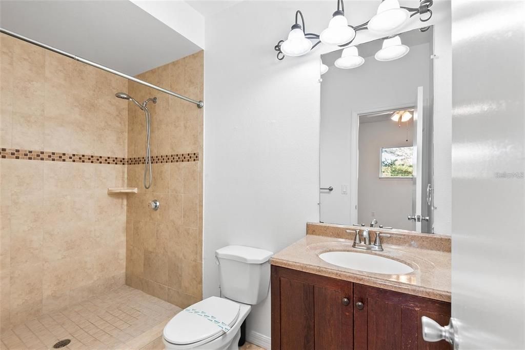 В аренду: $1,575 (2 спален, 2 ванн, 990 Квадратных фут)