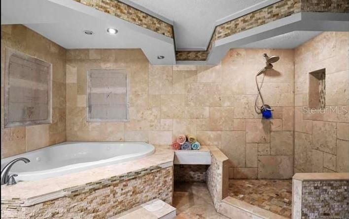 For Sale: $299,000 (4 beds, 2 baths, 1988 Square Feet)