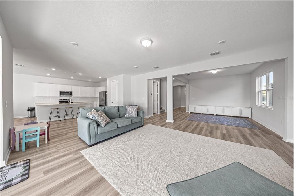 For Sale: $475,000 (5 beds, 4 baths, 3416 Square Feet)