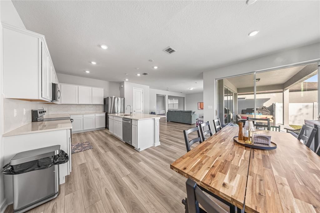 For Sale: $475,000 (5 beds, 4 baths, 3416 Square Feet)