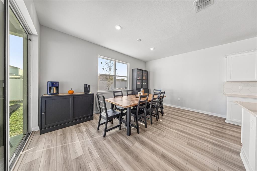 For Sale: $475,000 (5 beds, 4 baths, 3416 Square Feet)