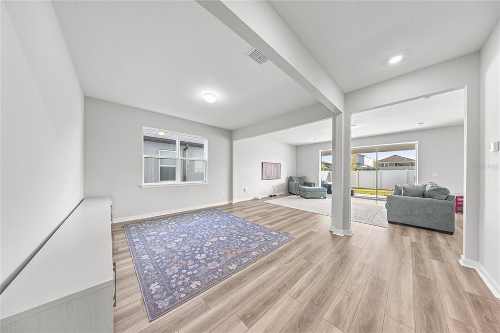 For Sale: $475,000 (5 beds, 4 baths, 3416 Square Feet)