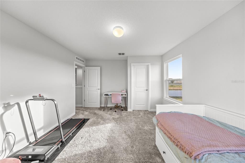 For Sale: $475,000 (5 beds, 4 baths, 3416 Square Feet)