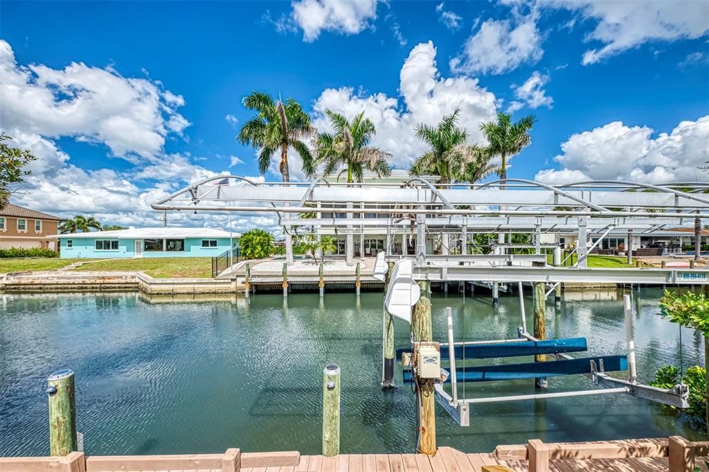 En Venta: $1,000,000 (3 camas, 3 baños, 2220 Pies cuadrados)