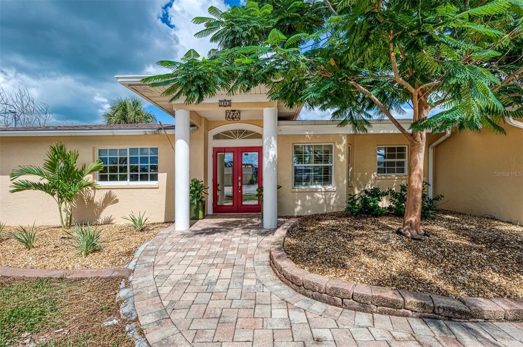 En Venta: $1,000,000 (3 camas, 3 baños, 2220 Pies cuadrados)