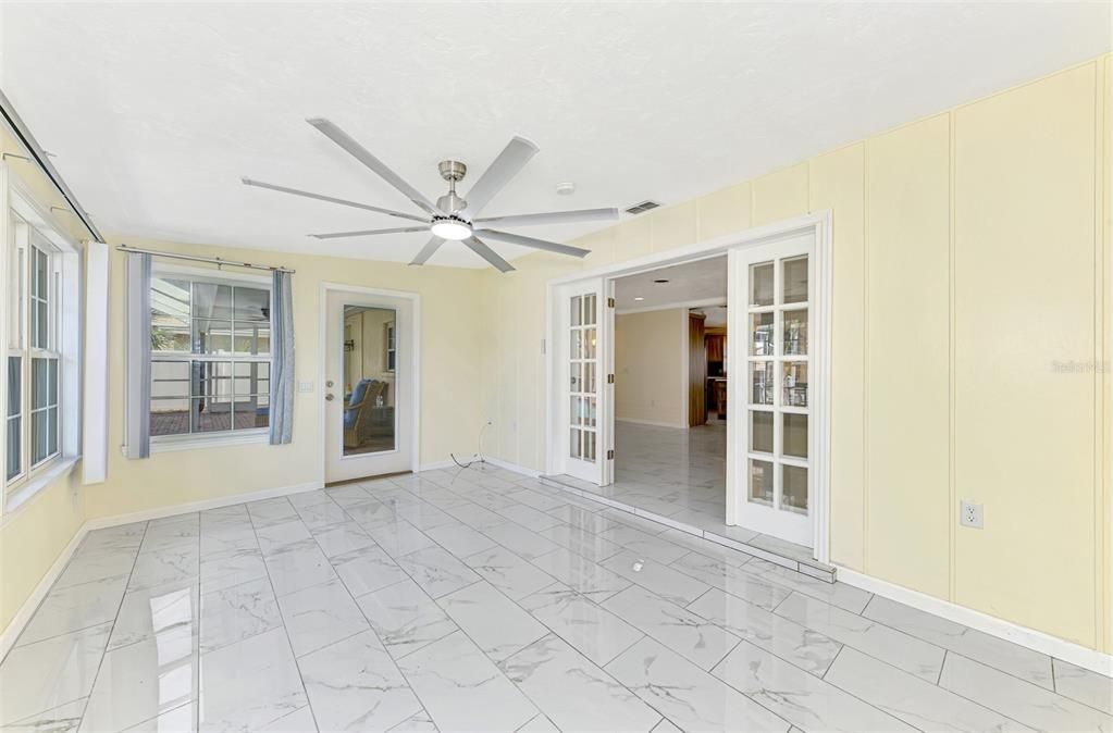 En Venta: $1,000,000 (3 camas, 3 baños, 2220 Pies cuadrados)