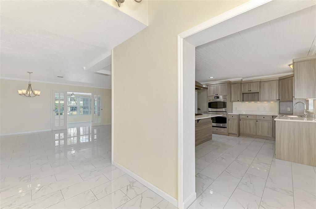 En Venta: $1,000,000 (3 camas, 3 baños, 2220 Pies cuadrados)