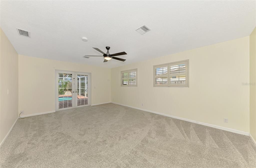 En Venta: $1,000,000 (3 camas, 3 baños, 2220 Pies cuadrados)