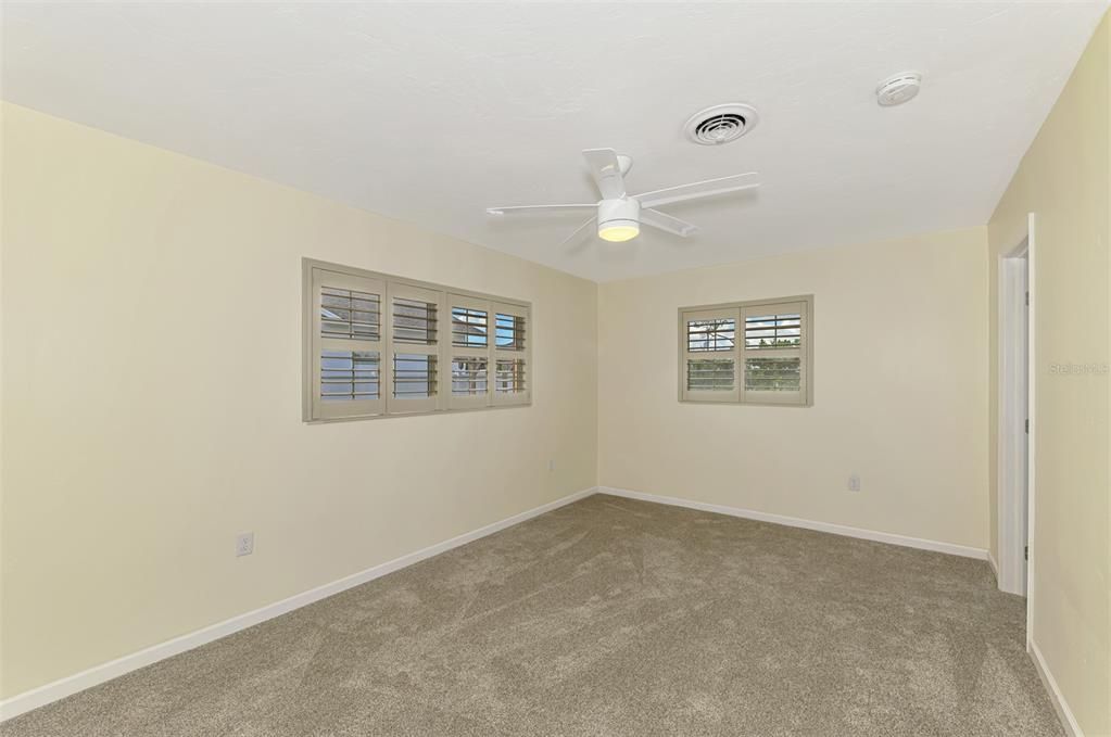 En Venta: $1,000,000 (3 camas, 3 baños, 2220 Pies cuadrados)