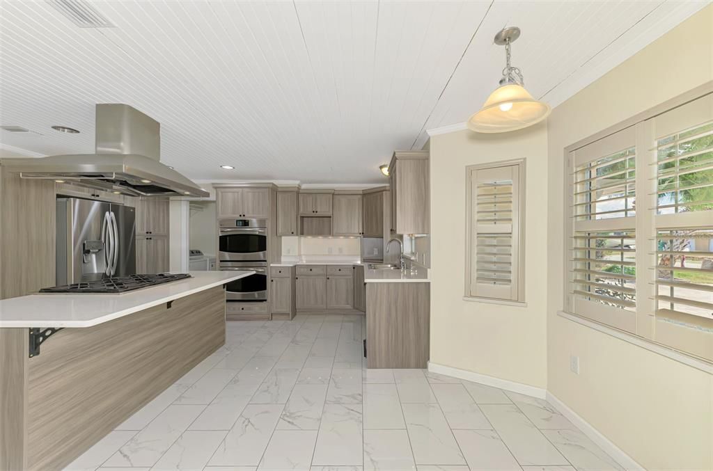 En Venta: $1,000,000 (3 camas, 3 baños, 2220 Pies cuadrados)