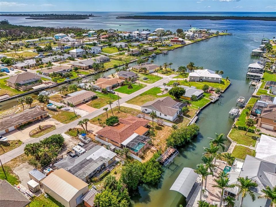 En Venta: $1,000,000 (3 camas, 3 baños, 2220 Pies cuadrados)