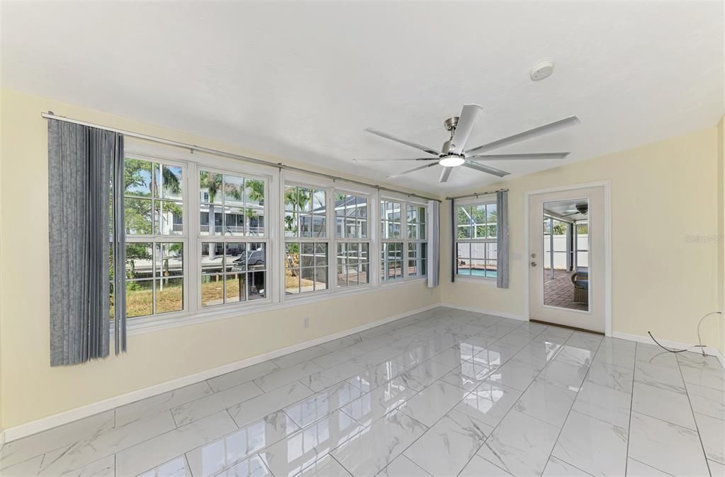 En Venta: $1,000,000 (3 camas, 3 baños, 2220 Pies cuadrados)