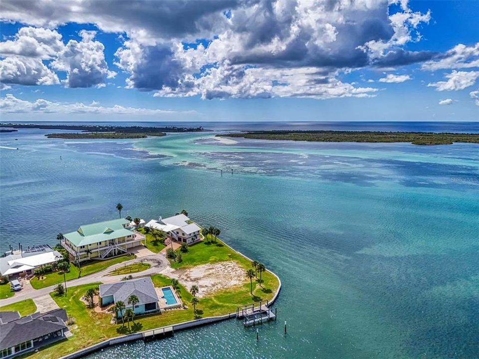 En Venta: $1,000,000 (3 camas, 3 baños, 2220 Pies cuadrados)