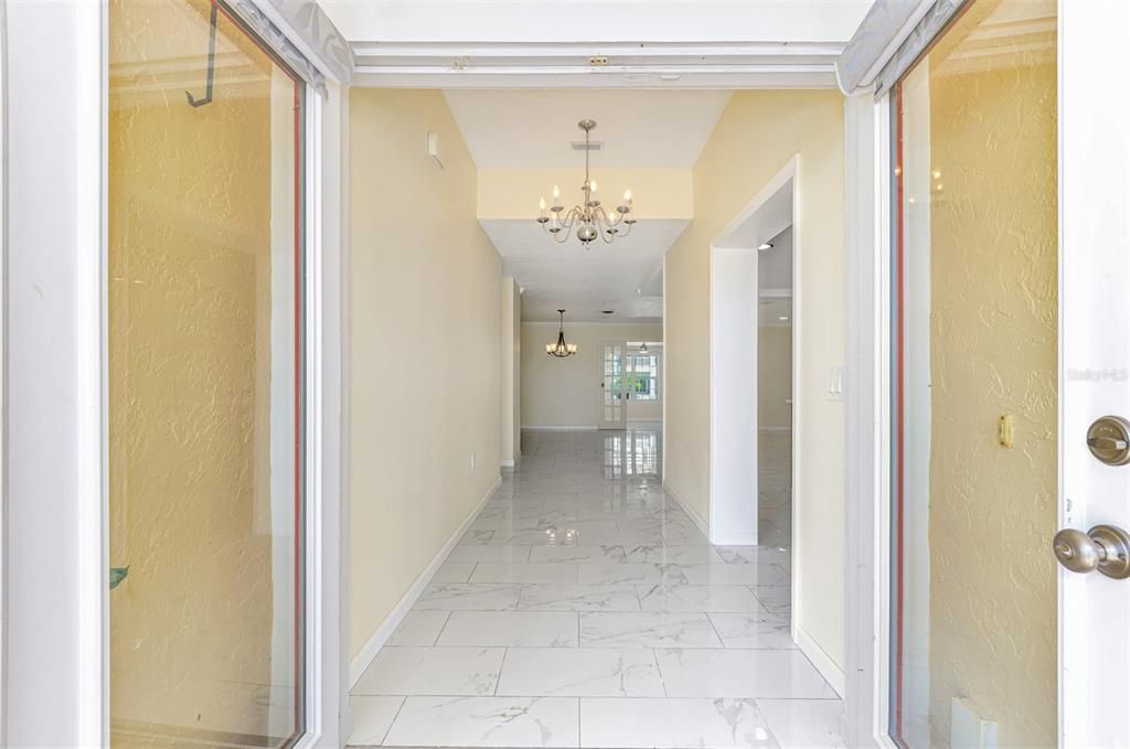 En Venta: $1,000,000 (3 camas, 3 baños, 2220 Pies cuadrados)