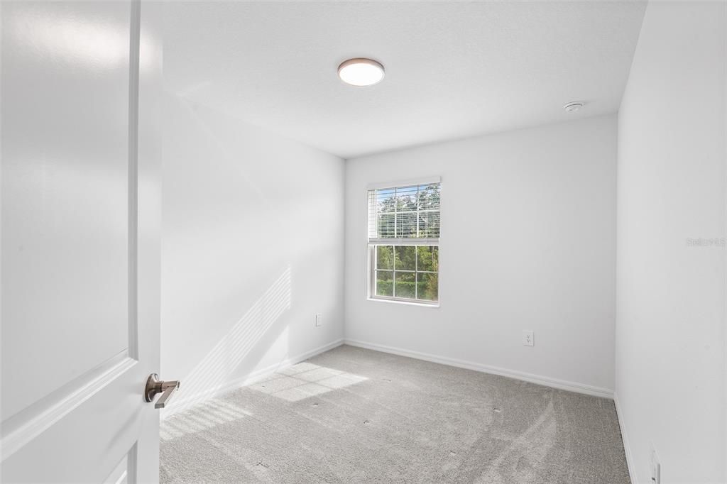 合同活跃: $2,150 (3 贝兹, 2 浴室, 1666 平方英尺)