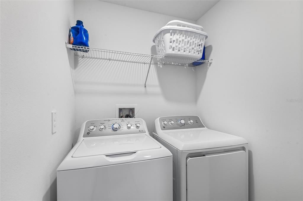 合同活跃: $2,150 (3 贝兹, 2 浴室, 1666 平方英尺)