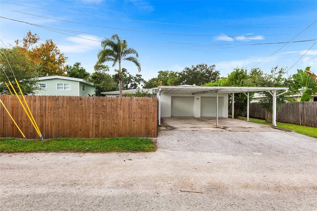 Active With Contract: $2,750 (3 beds, 2 baths, 1216 Square Feet)