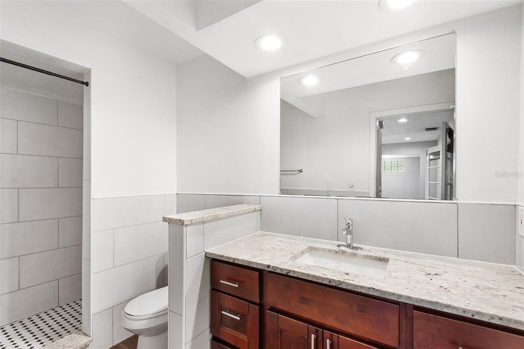 Active With Contract: $2,750 (3 beds, 2 baths, 1216 Square Feet)