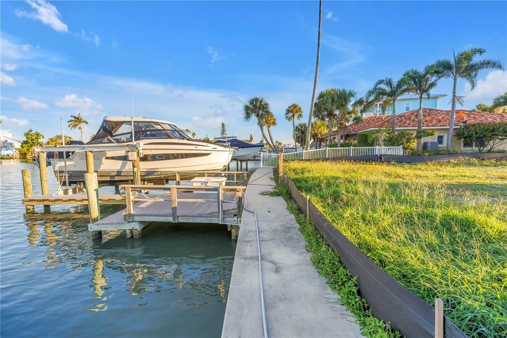 待售: $750,000 (0.16 acres)