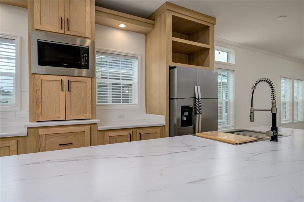 For Sale: $289,900 (3 beds, 2 baths, 1600 Square Feet)