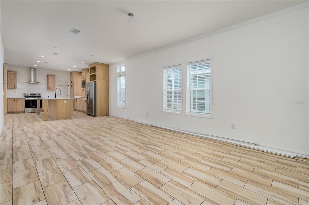 For Sale: $289,900 (3 beds, 2 baths, 1600 Square Feet)