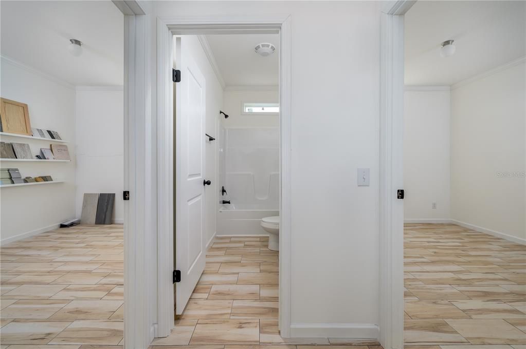 For Sale: $289,900 (3 beds, 2 baths, 1600 Square Feet)