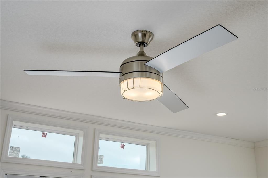 For Sale: $289,900 (3 beds, 2 baths, 1600 Square Feet)