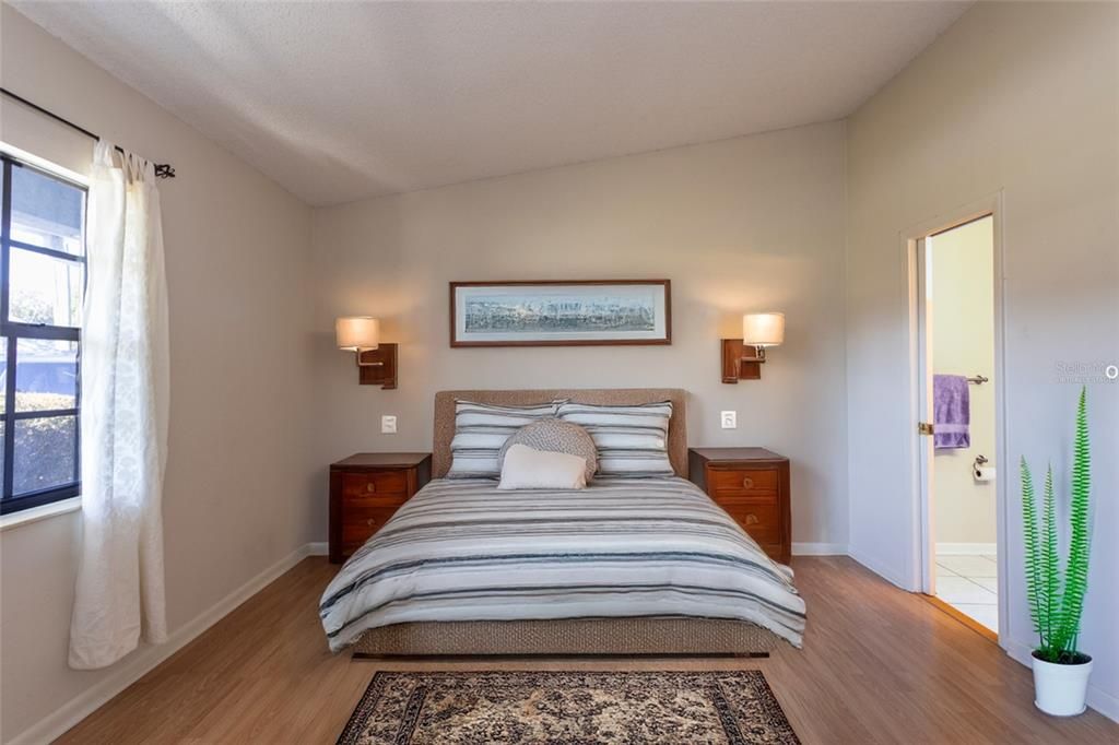 Active With Contract: $350,000 (4 beds, 3 baths, 1701 Square Feet)