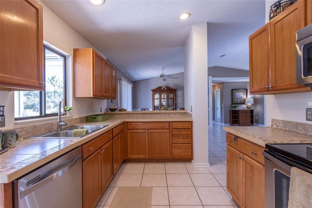 Active With Contract: $350,000 (4 beds, 3 baths, 1701 Square Feet)