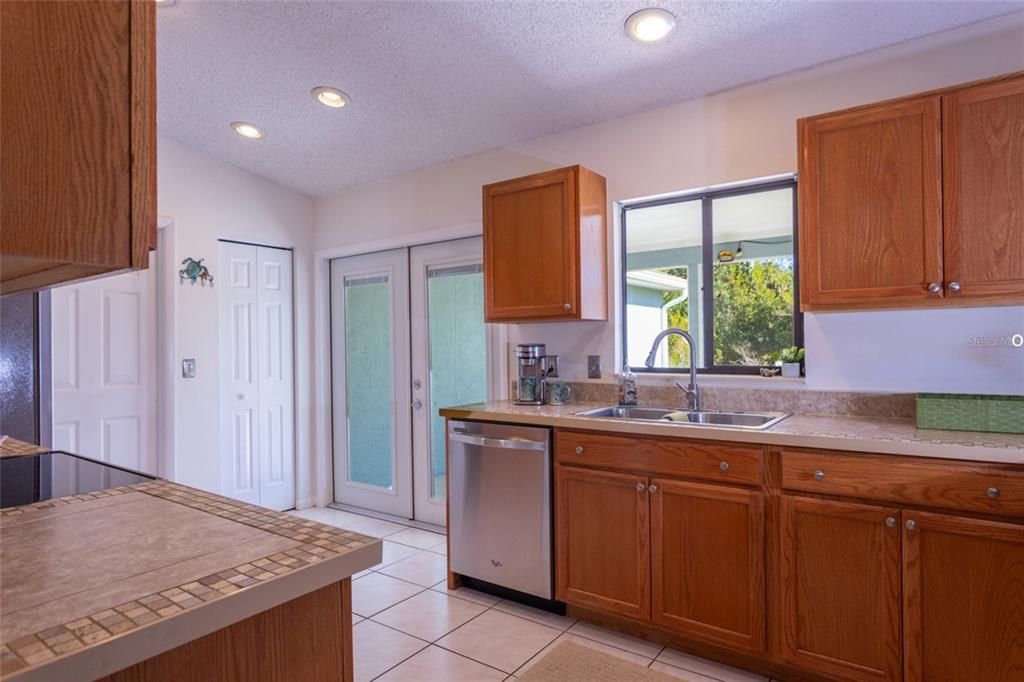 Active With Contract: $350,000 (4 beds, 3 baths, 1701 Square Feet)