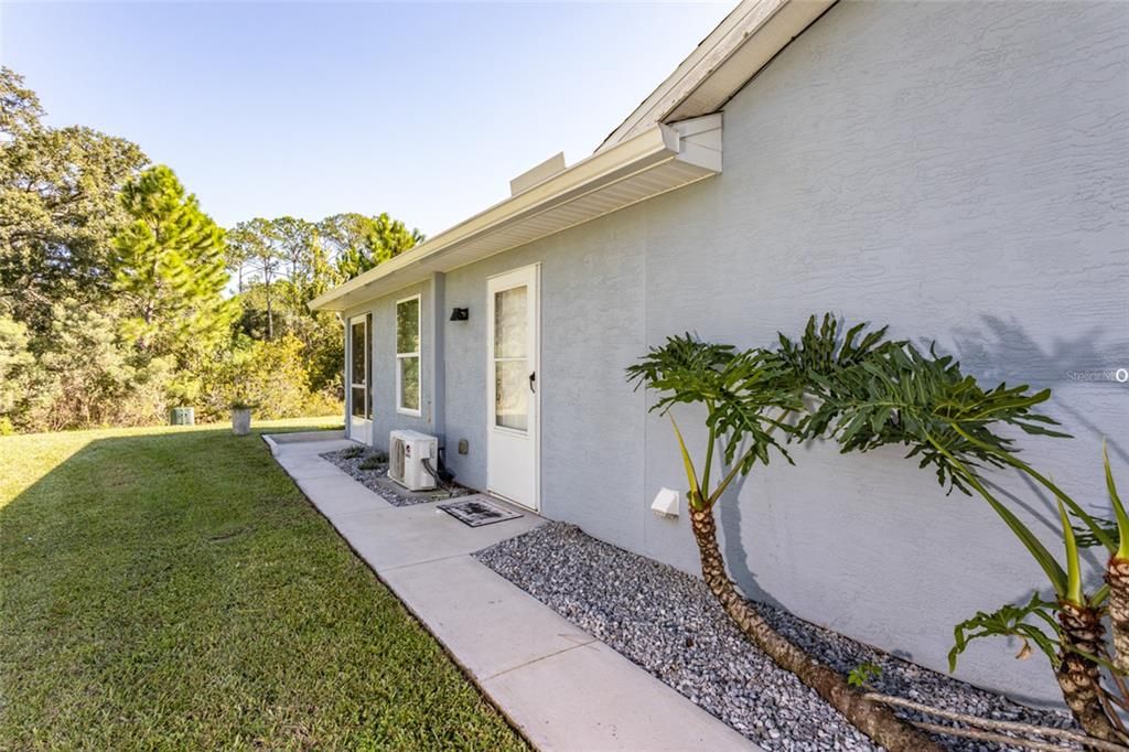 Active With Contract: $350,000 (4 beds, 3 baths, 1701 Square Feet)