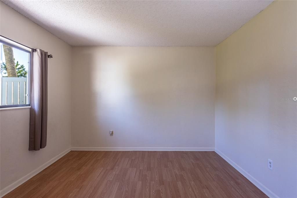 Active With Contract: $350,000 (4 beds, 3 baths, 1701 Square Feet)