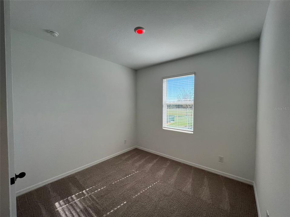 Под контрактом: $439,000 (4 спален, 3 ванн, 2134 Квадратных фут)