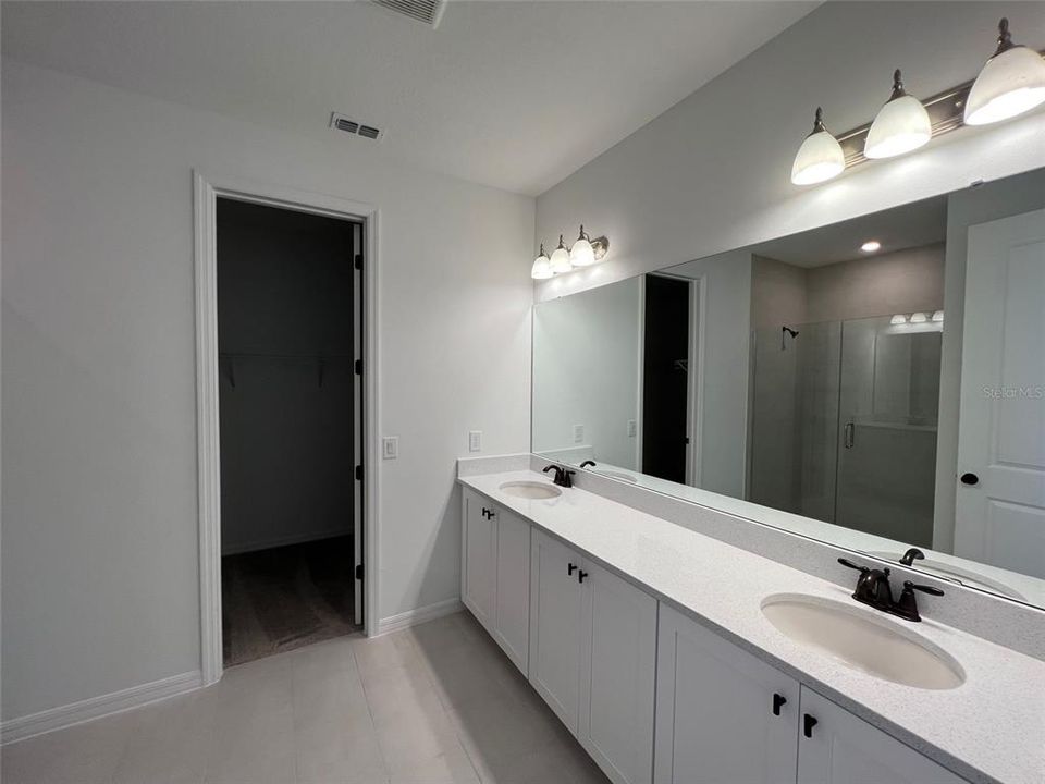 Под контрактом: $439,000 (4 спален, 3 ванн, 2134 Квадратных фут)