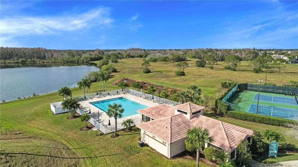 В аренду: $2,890 (4 спален, 2 ванн, 1952 Квадратных фут)