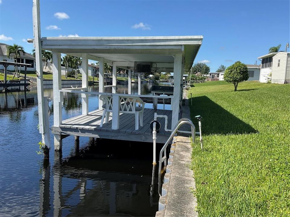 For Sale: $265,000 (2 beds, 2 baths, 1241 Square Feet)