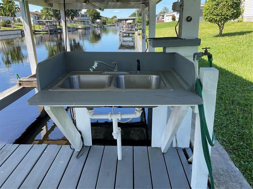 For Sale: $265,000 (2 beds, 2 baths, 1241 Square Feet)