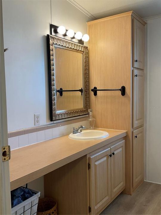 For Sale: $265,000 (2 beds, 2 baths, 1241 Square Feet)