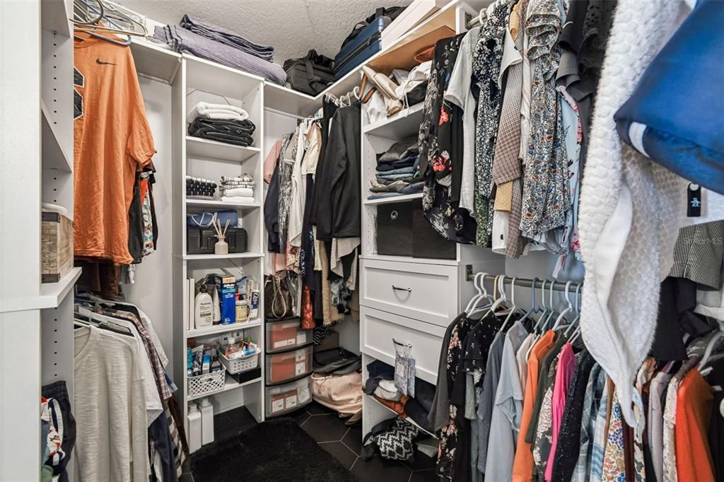 合同活跃: $399,000 (3 贝兹, 2 浴室, 1690 平方英尺)