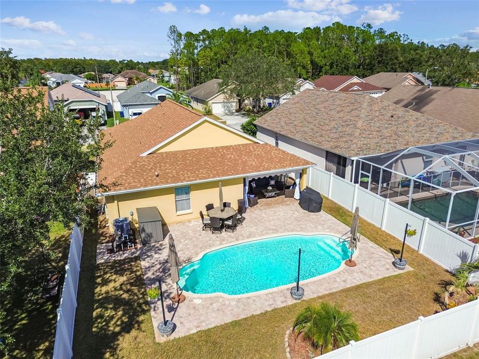 合同活跃: $399,000 (3 贝兹, 2 浴室, 1690 平方英尺)