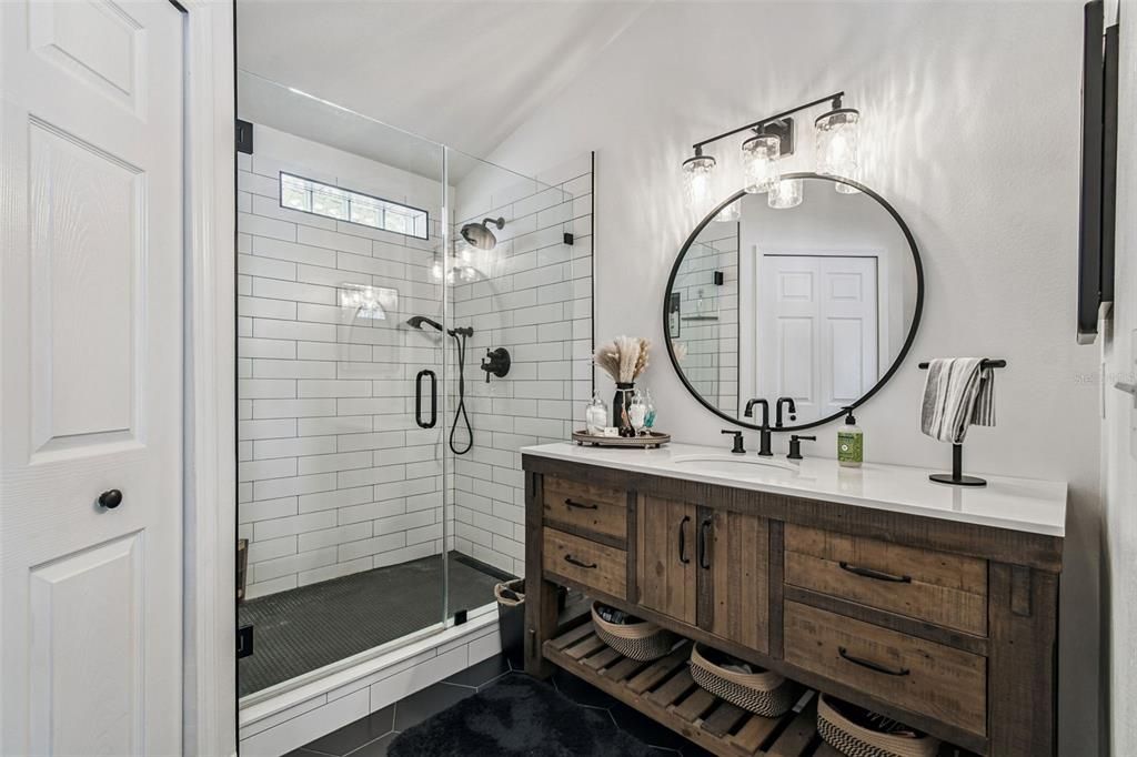 合同活跃: $399,000 (3 贝兹, 2 浴室, 1690 平方英尺)