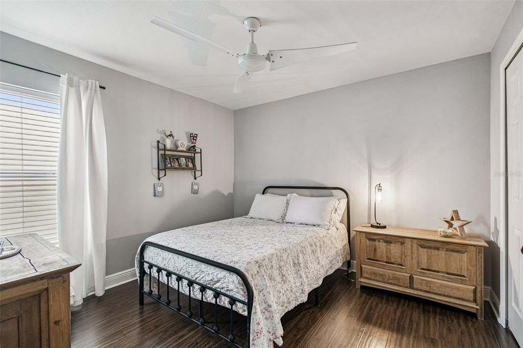 合同活跃: $399,000 (3 贝兹, 2 浴室, 1690 平方英尺)