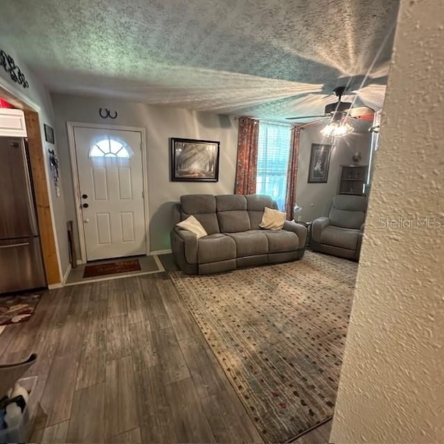 For Sale: $229,900 (2 beds, 2 baths, 1142 Square Feet)