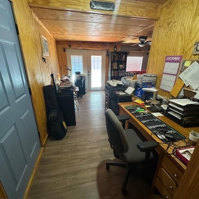 For Sale: $229,900 (2 beds, 2 baths, 1142 Square Feet)