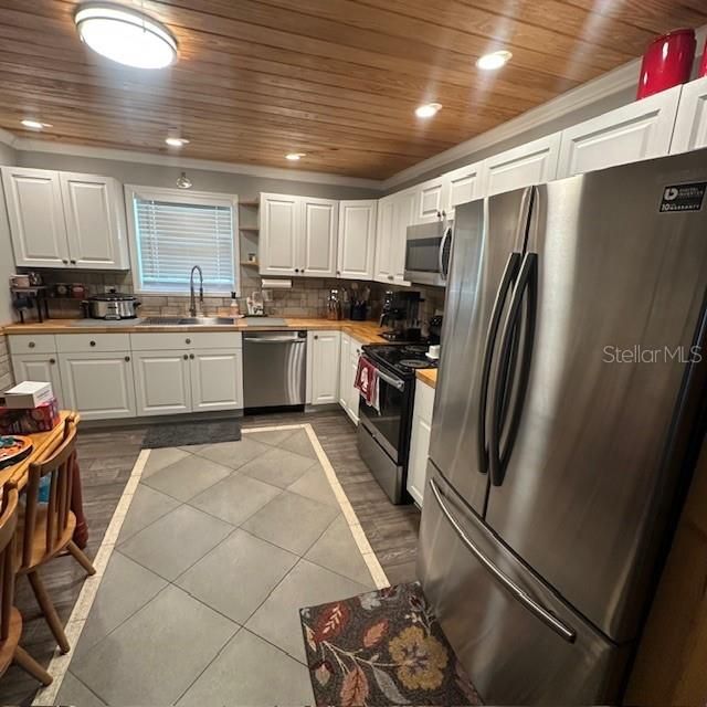 For Sale: $229,900 (2 beds, 2 baths, 1142 Square Feet)