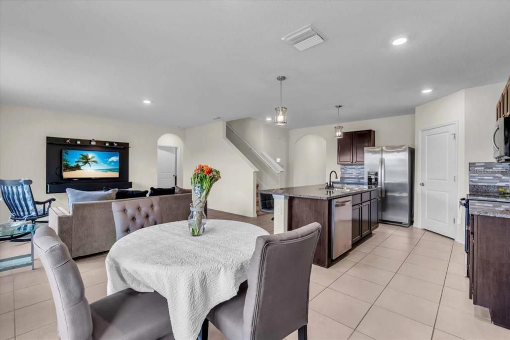 待售: $549,999 (5 贝兹, 3 浴室, 2638 平方英尺)